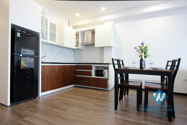 Lake view penthouse apartment for rent on Xuan Dieu, Tay Ho, Hanoi